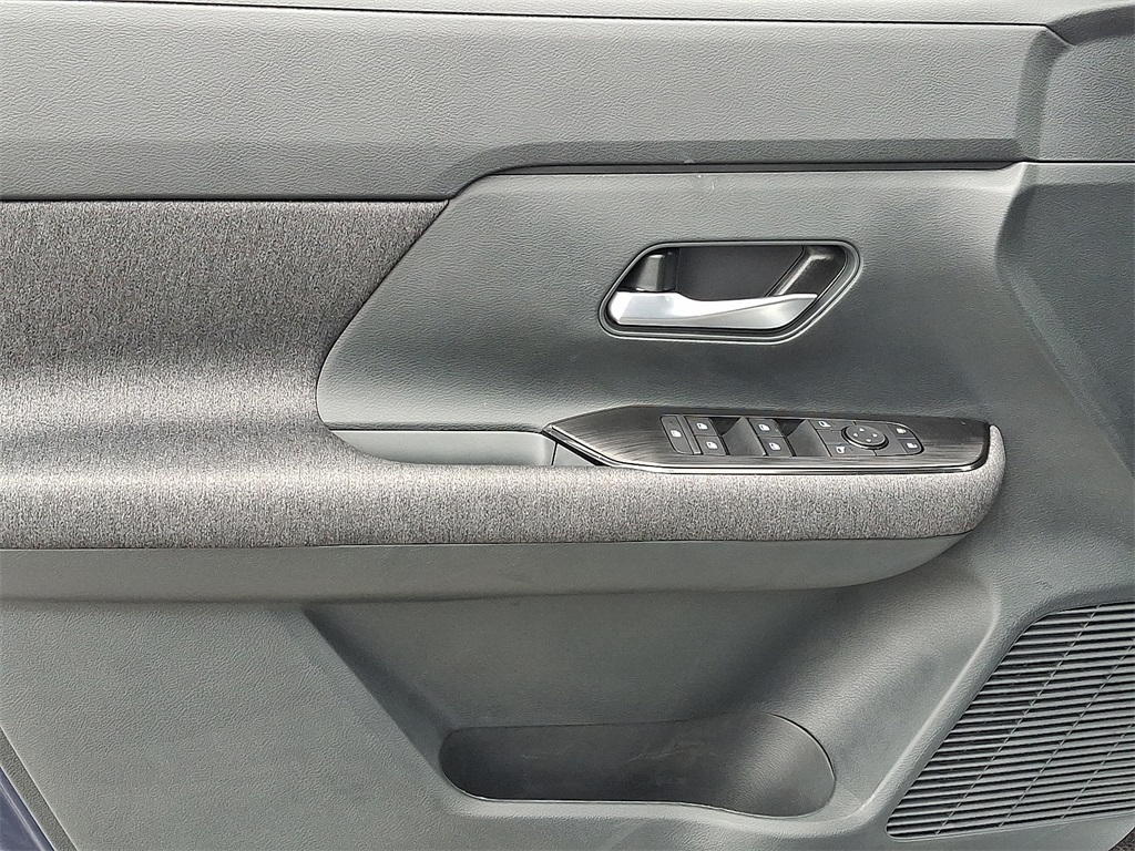 2025 Nissan Kicks SV - Photo 8