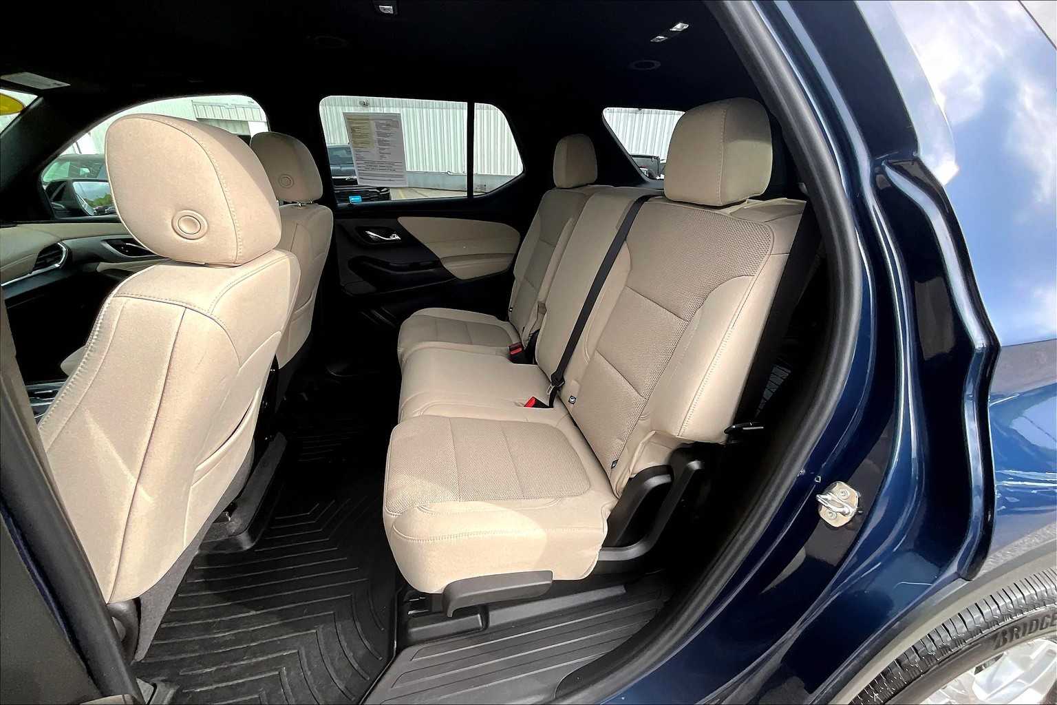 2022 Chevrolet Traverse LS - Photo 15