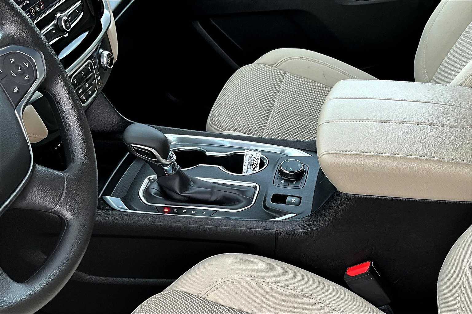 2022 Chevrolet Traverse LS - Photo 21