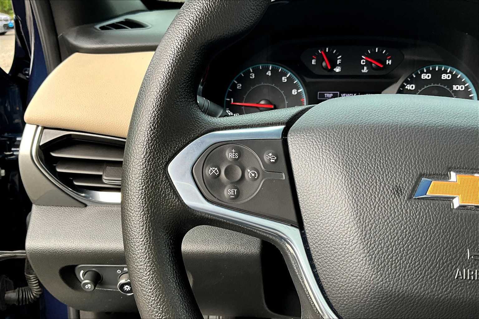 2022 Chevrolet Traverse LS - Photo 23
