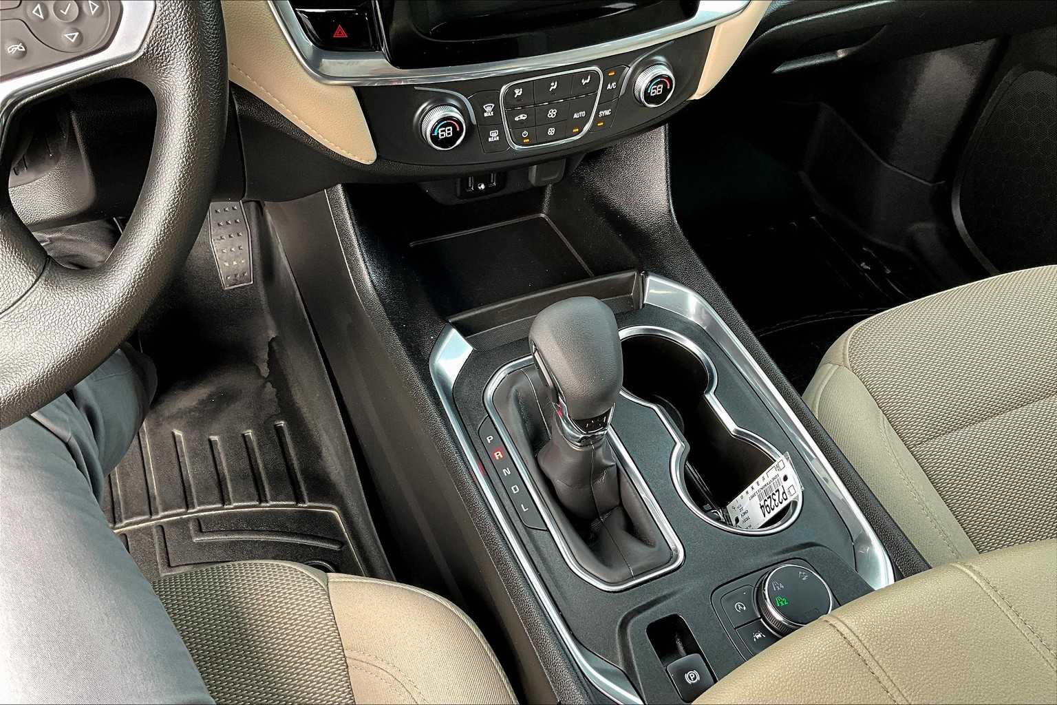2022 Chevrolet Traverse LS - Photo 26