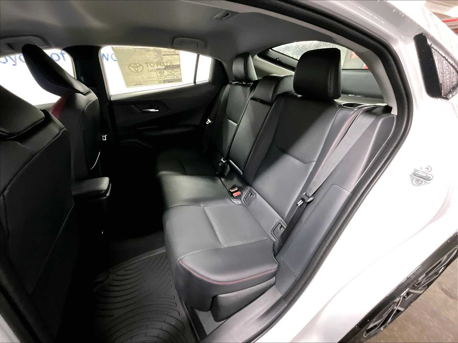 2026 Toyota Prius Plug-In Hybrid XSE - Photo 15