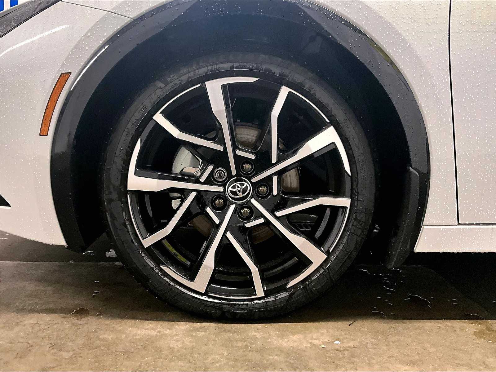 2026 Toyota Prius Plug-In Hybrid XSE - Photo 8