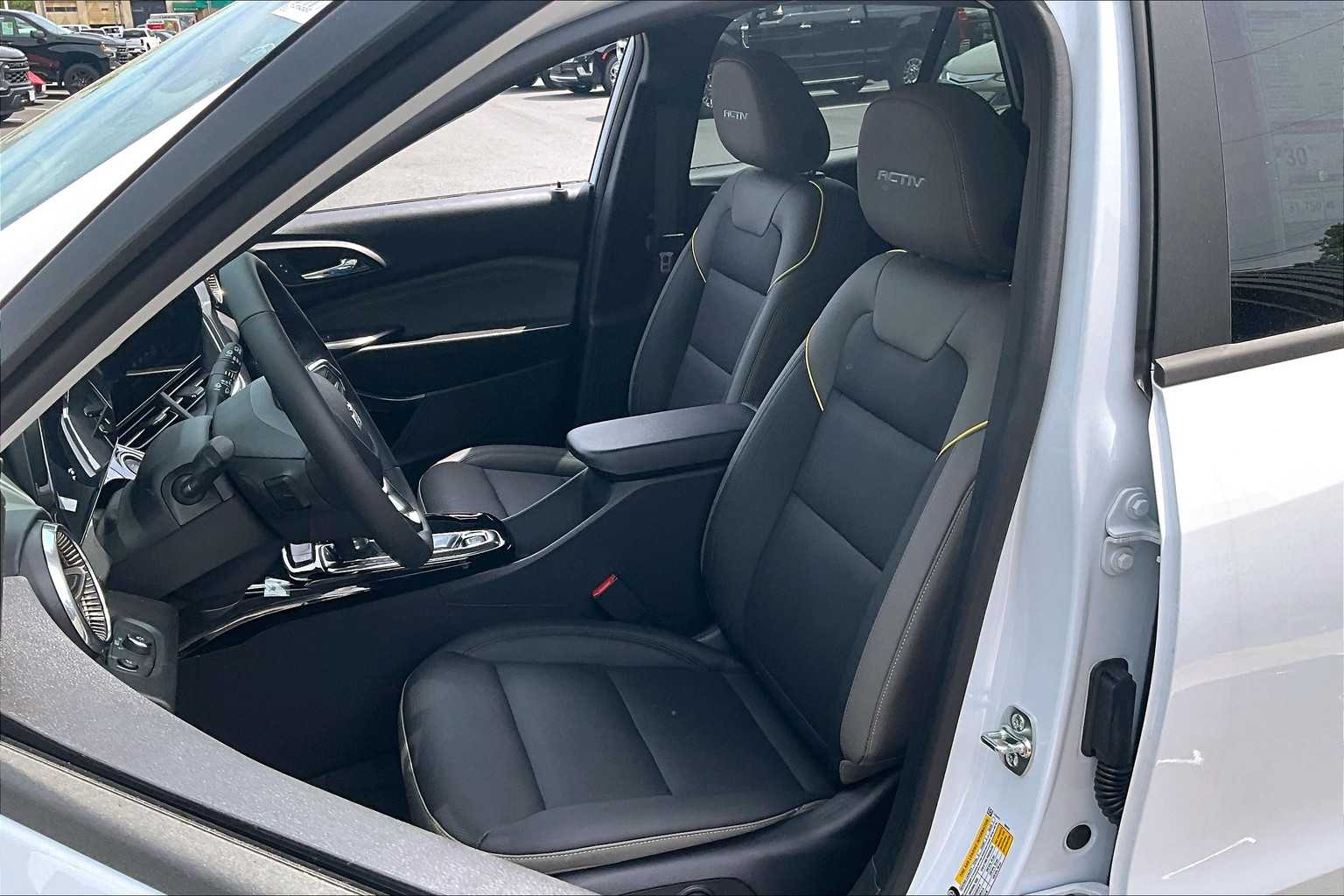 2025 Chevrolet Trax ACTIV - Photo 11