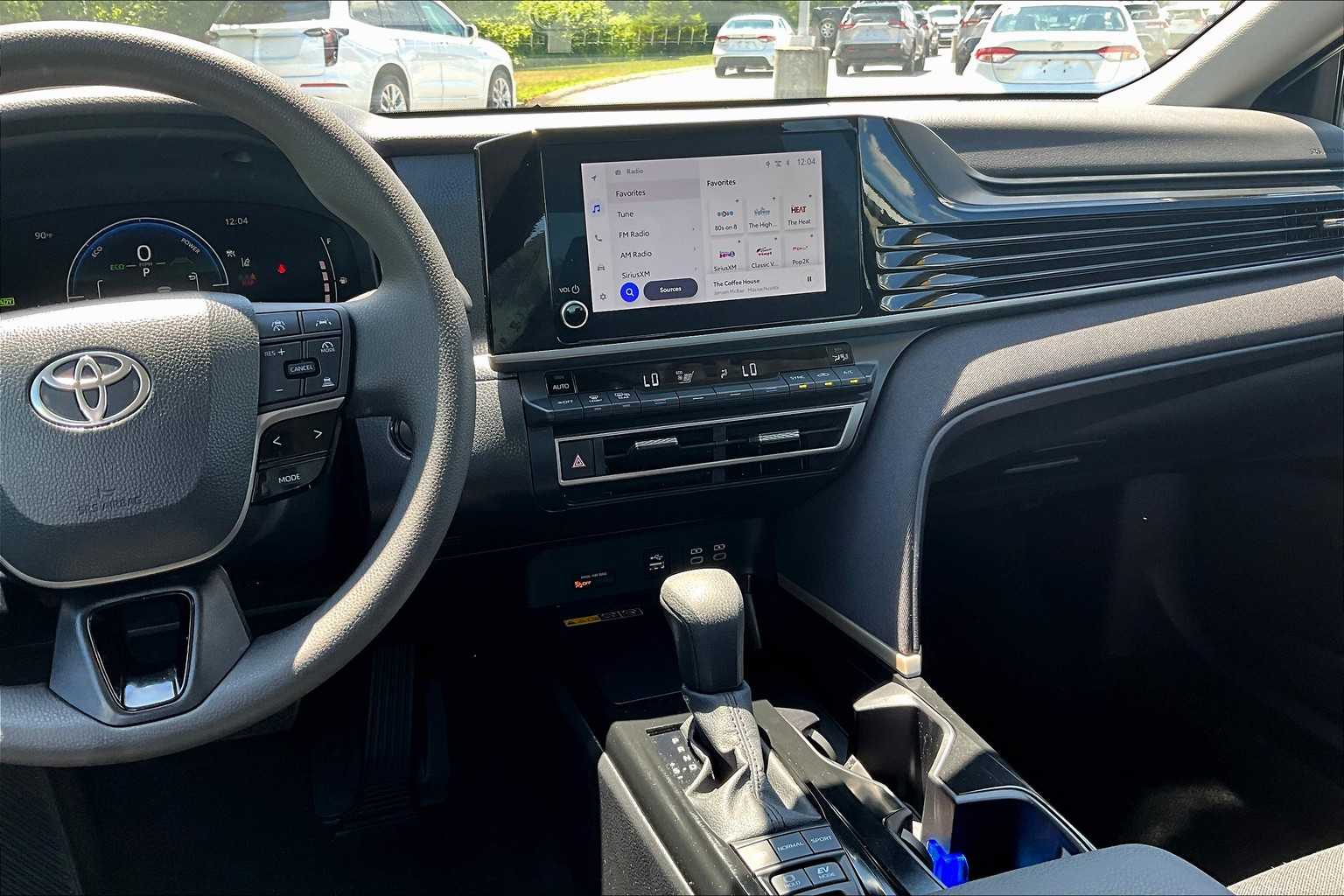 2025 Toyota Camry LE - Photo 18