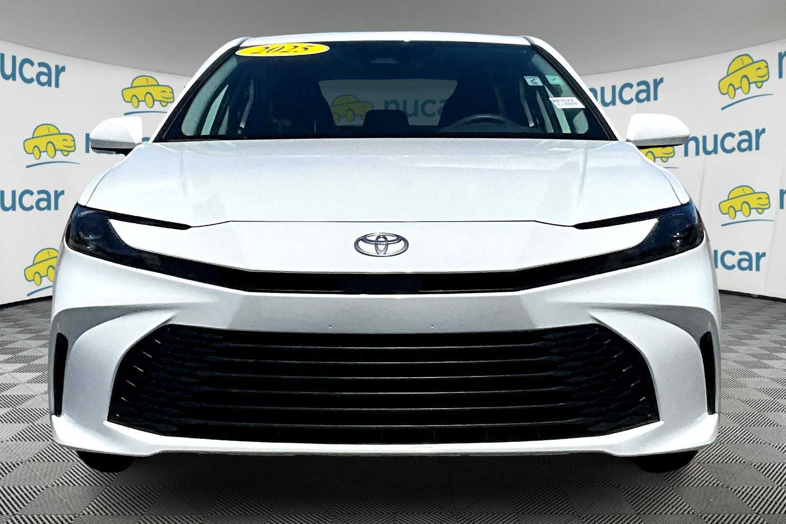 2025 Toyota Camry LE - Photo 2