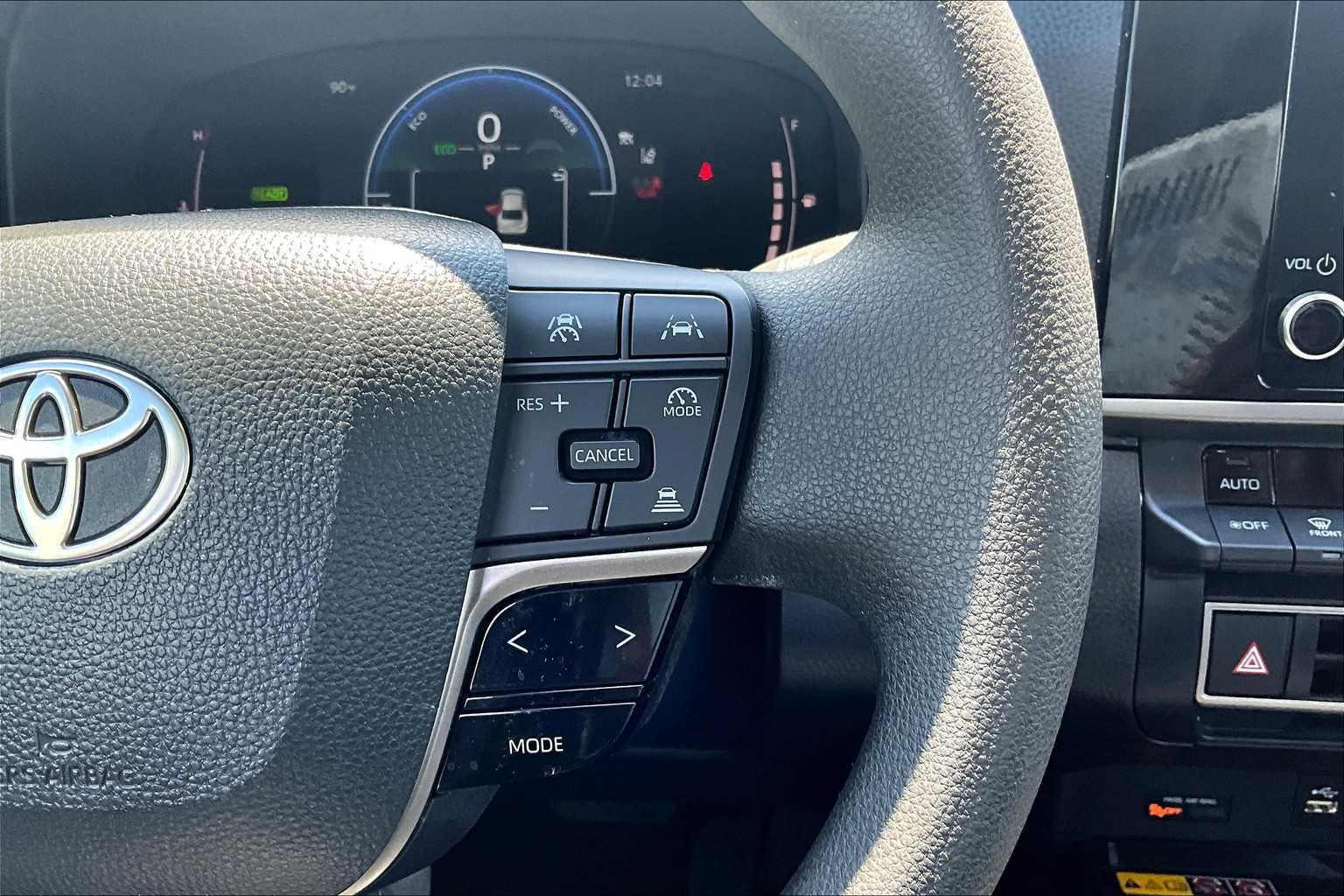 2025 Toyota Camry LE - Photo 24