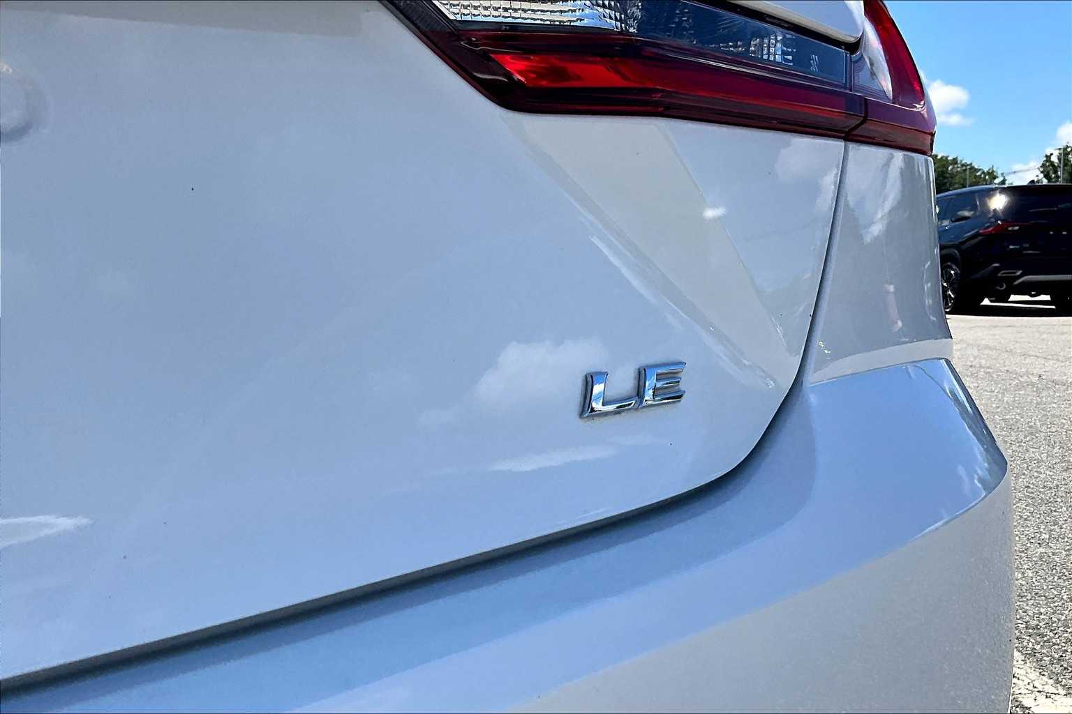 2025 Toyota Camry LE - Photo 29