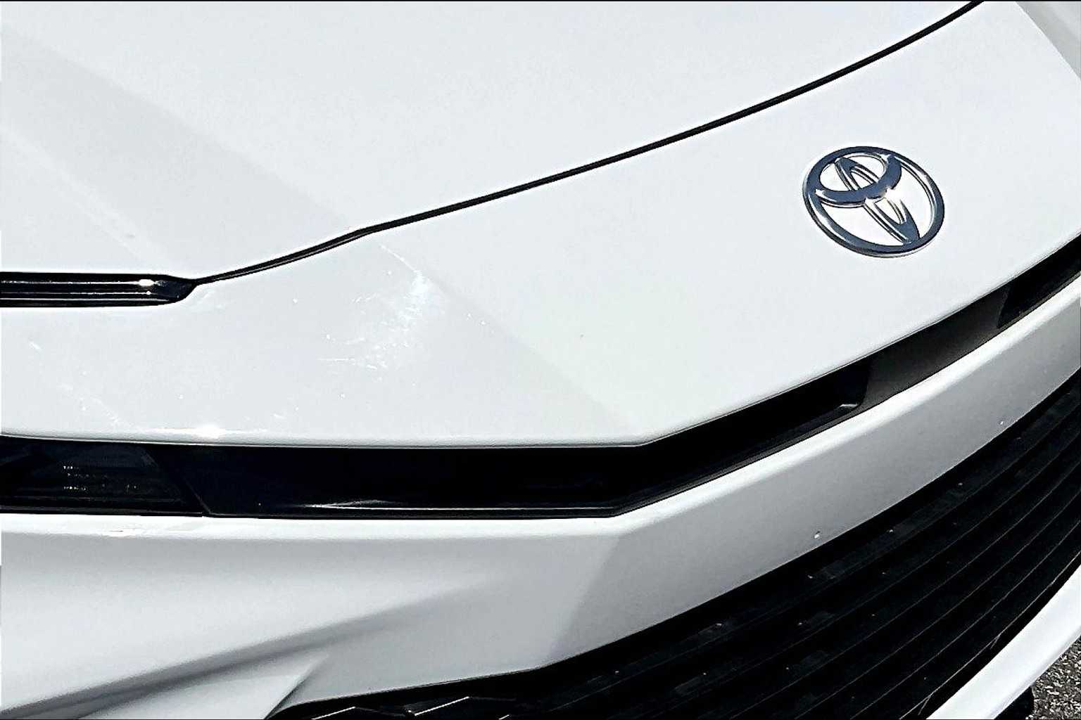 2025 Toyota Camry LE - Photo 32