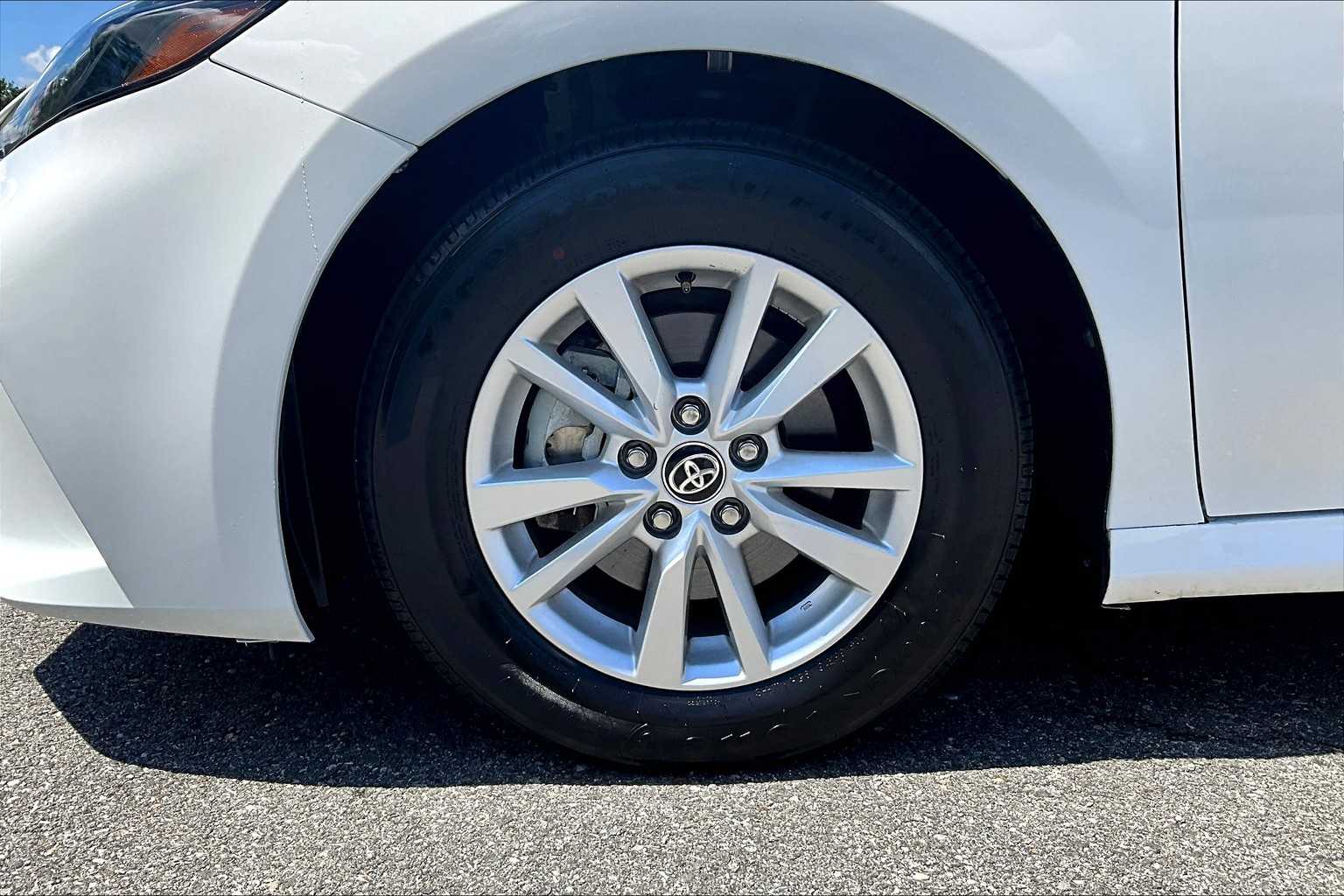 2025 Toyota Camry LE - Photo 7