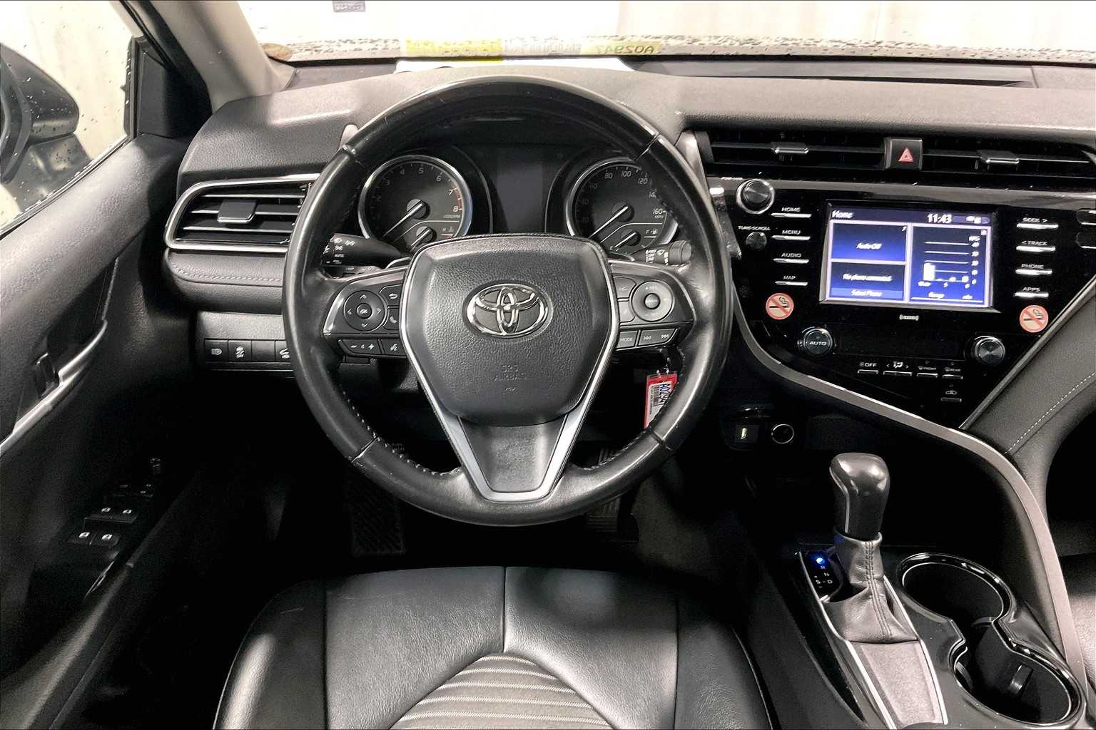 2020 Toyota Camry SE - Photo 17