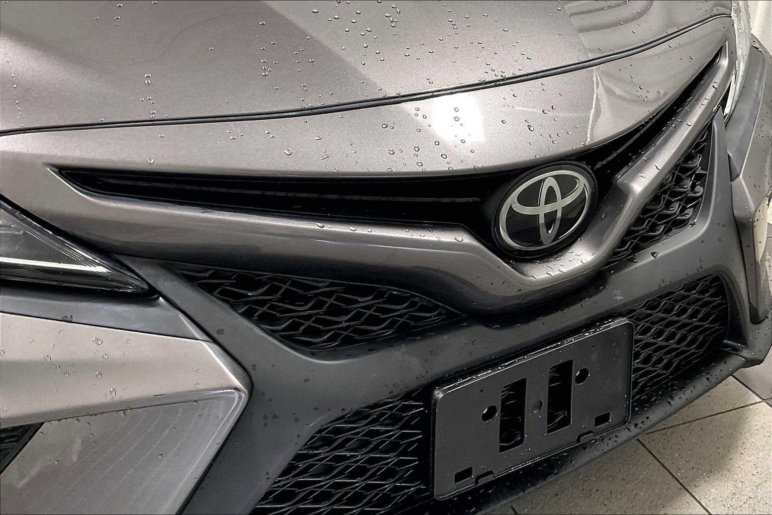2020 Toyota Camry SE - Photo 31