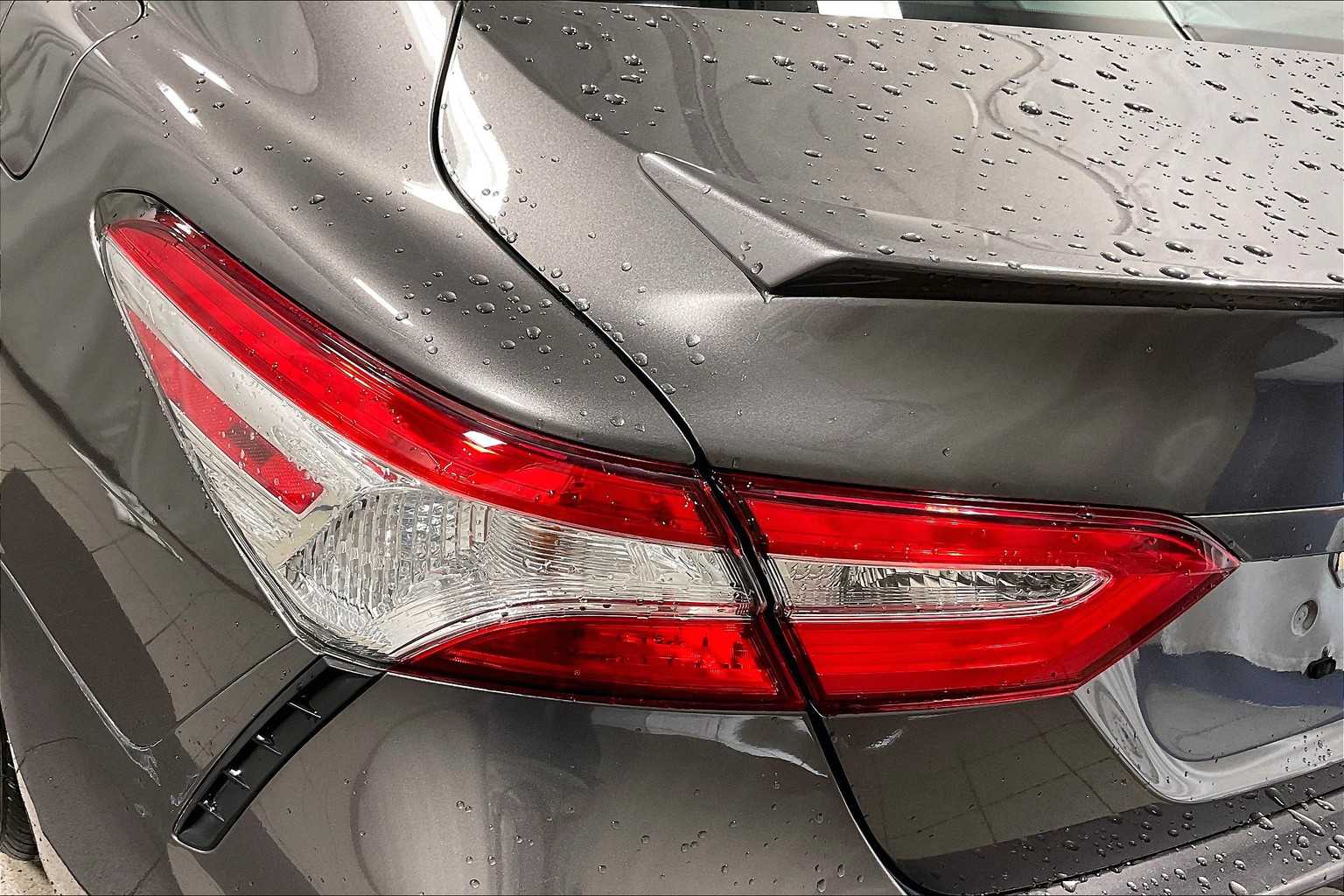 2020 Toyota Camry SE - Photo 33