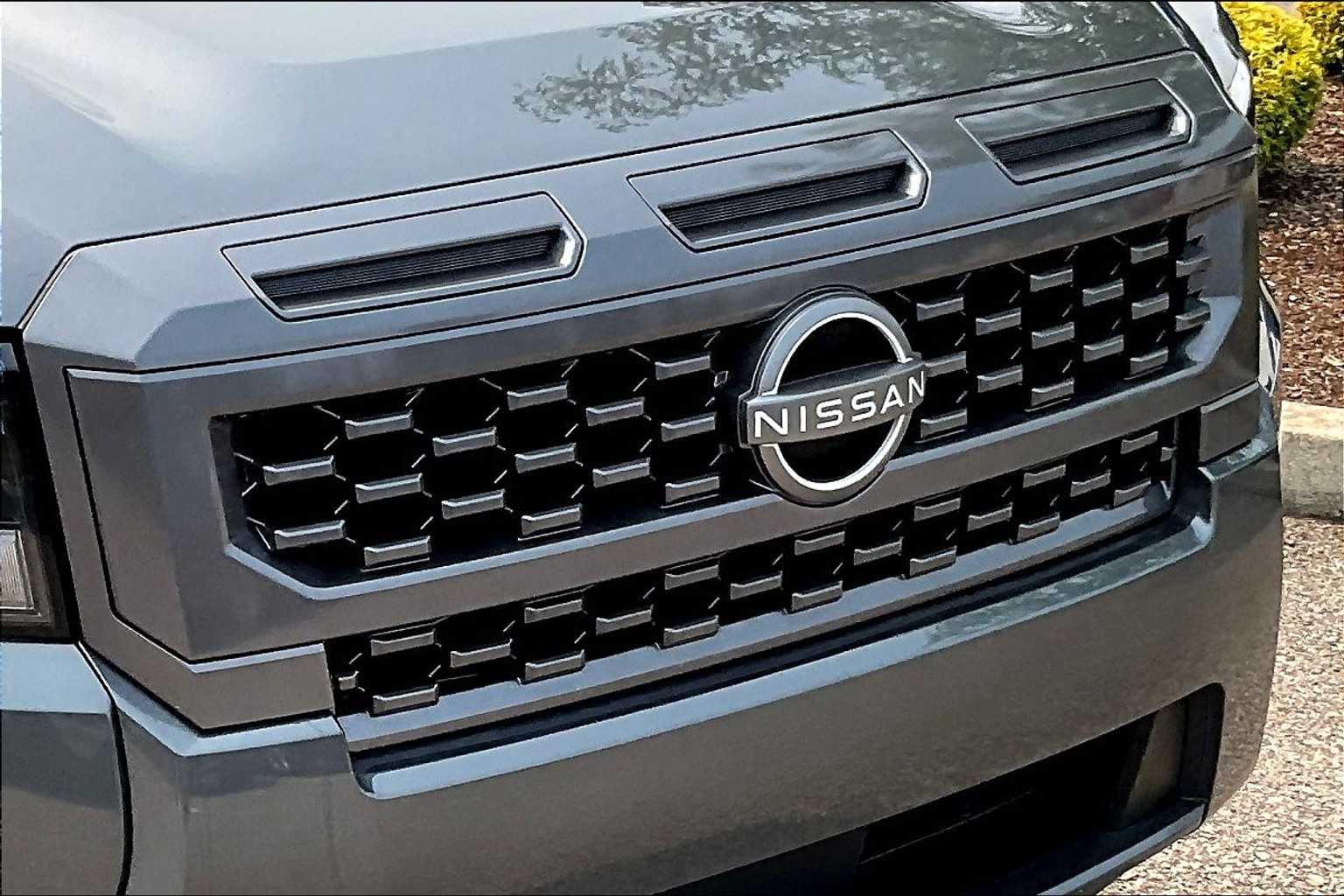 2025 Nissan Frontier SV - Photo 30