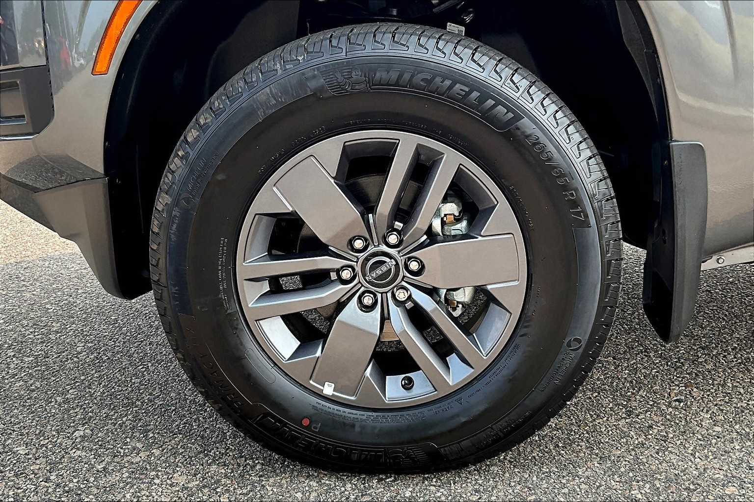 2025 Nissan Frontier SV - Photo 7