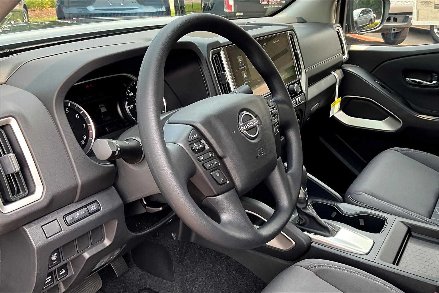 2025 Nissan Frontier SV - Photo 8