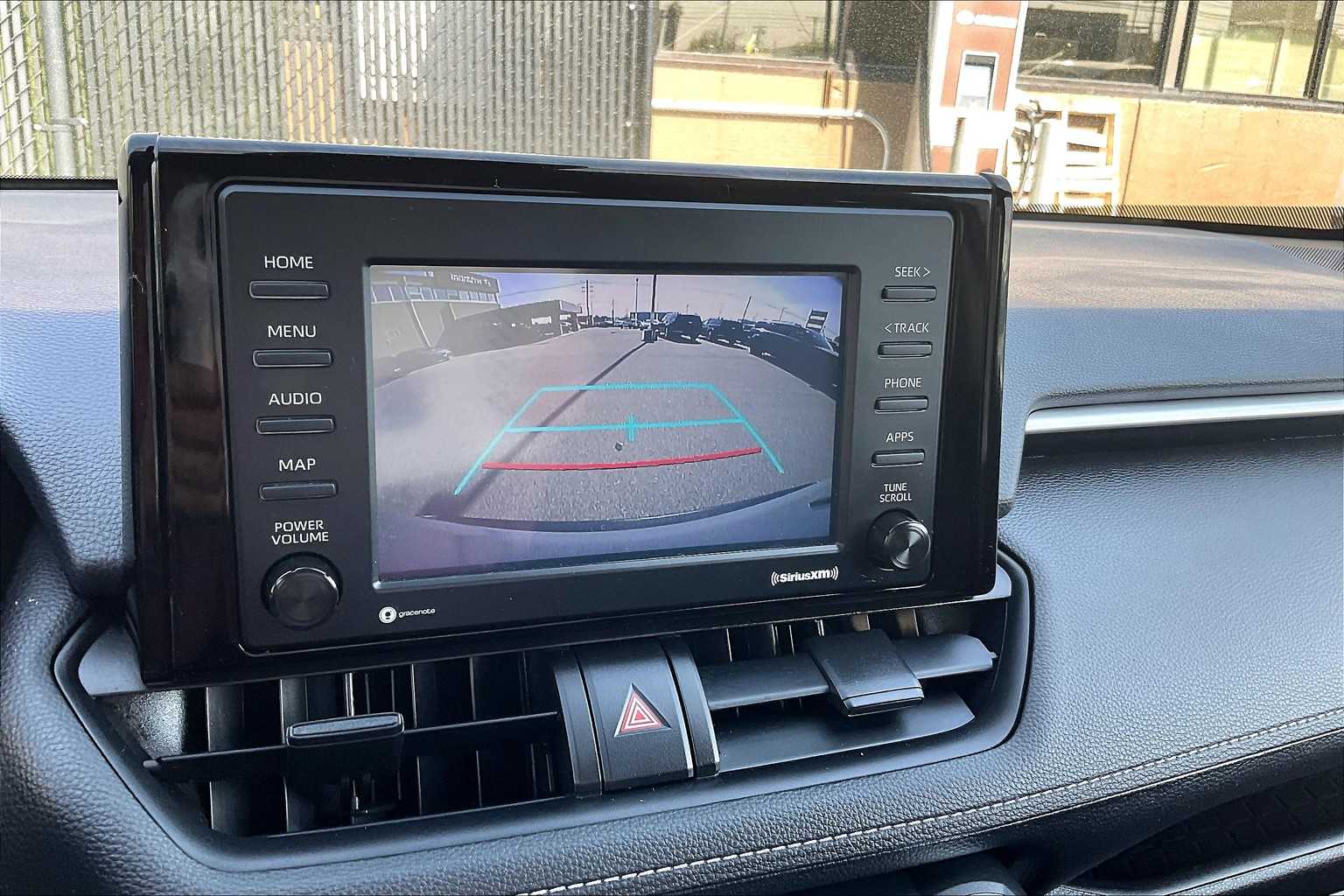 2022 Toyota RAV4 LE - Photo 19