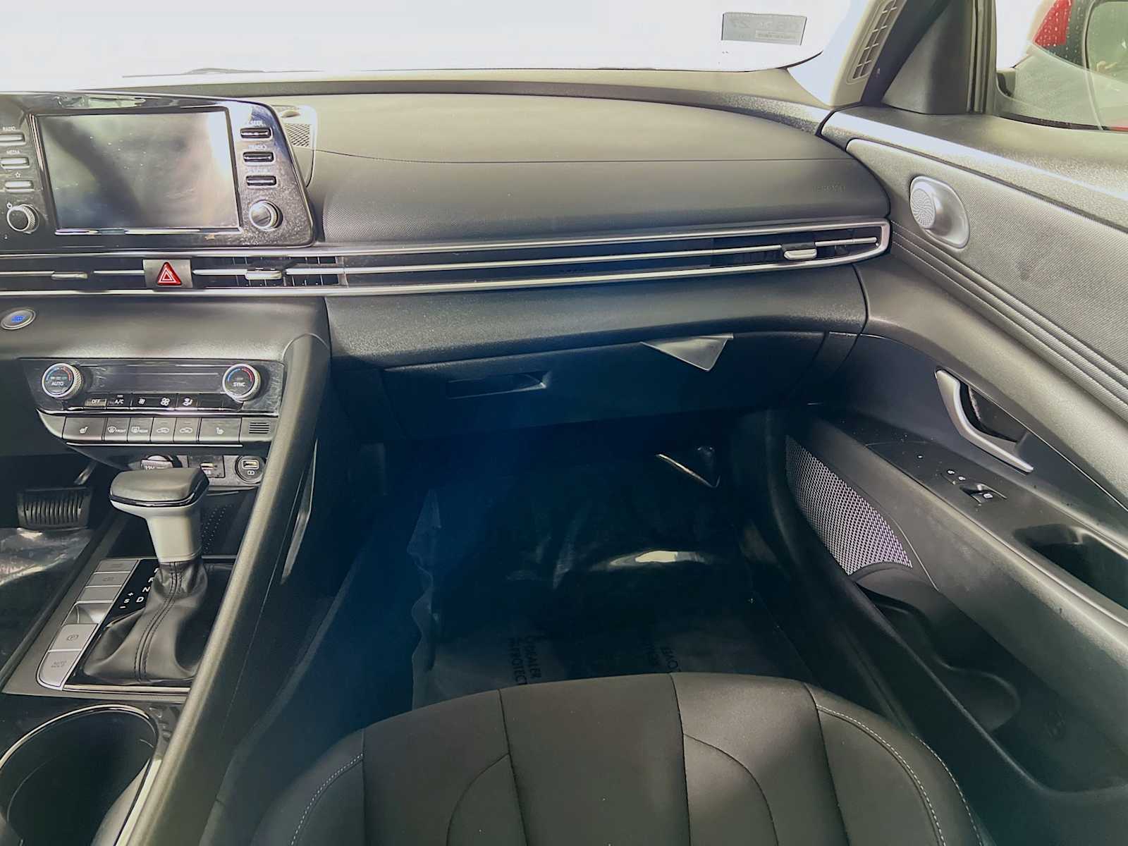 2022 Hyundai Elantra SEL - Photo 23