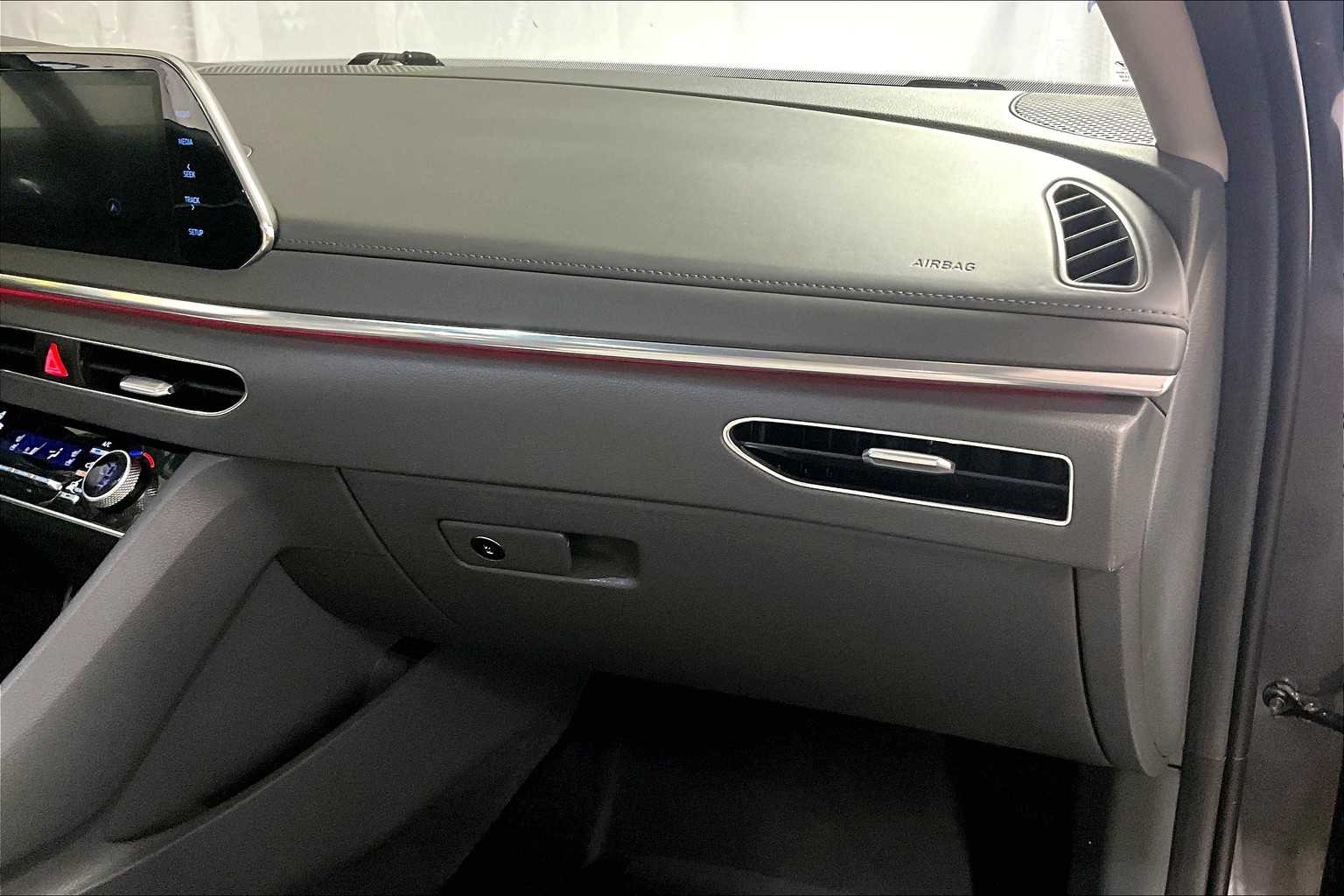 2021 Hyundai Sonata Limited - Photo 13