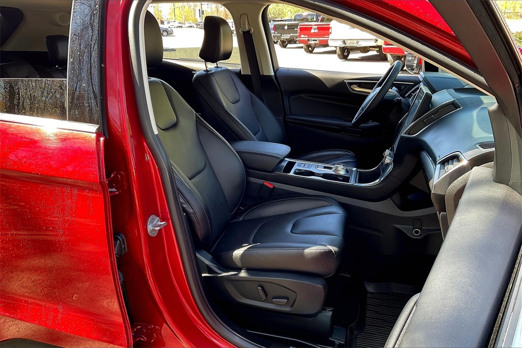 2022 Ford Edge Titanium - Photo 11