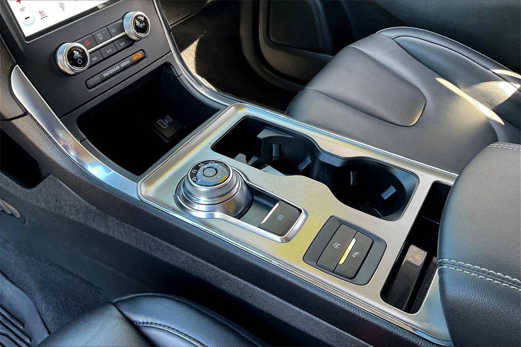 2022 Ford Edge Titanium - Photo 19