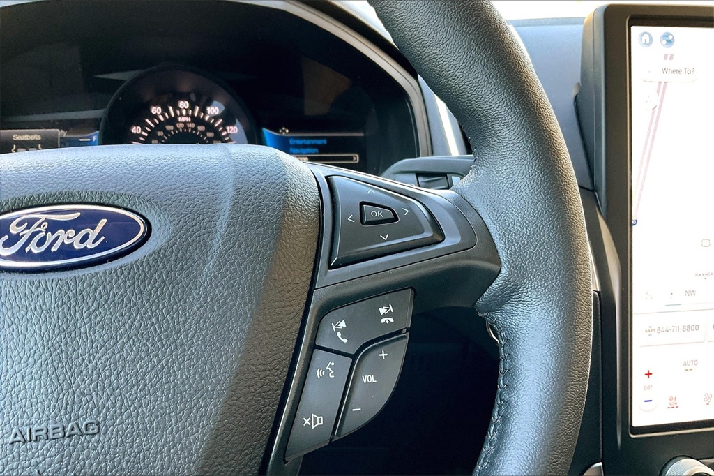 2022 Ford Edge Titanium - Photo 23