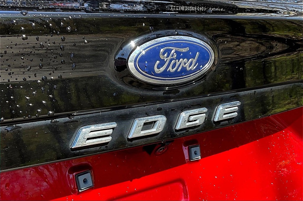 2022 Ford Edge Titanium - Photo 26