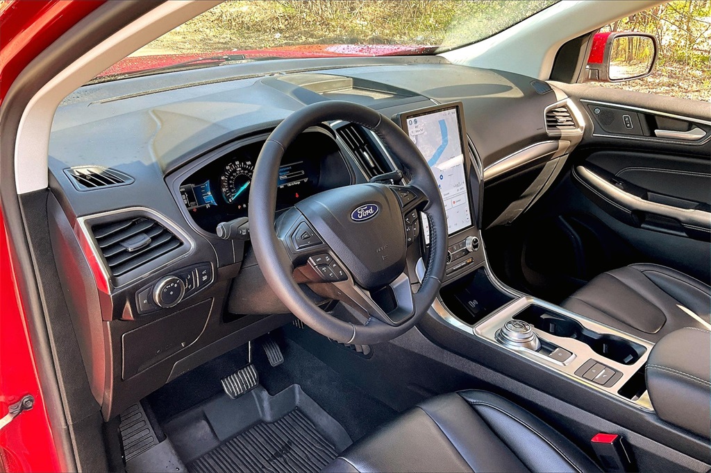 2022 Ford Edge Titanium - Photo 8