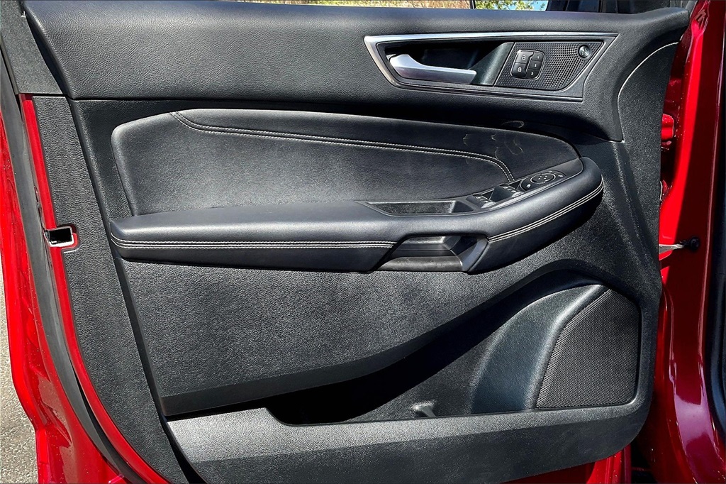 2022 Ford Edge Titanium - Photo 9