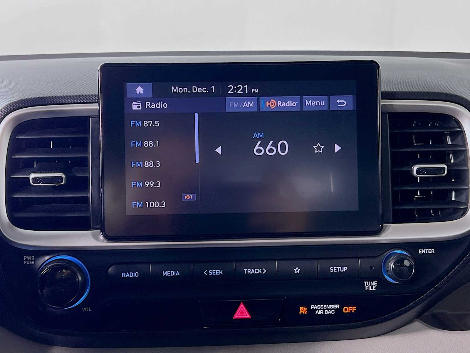 2023 Hyundai Venue SEL - Photo 14