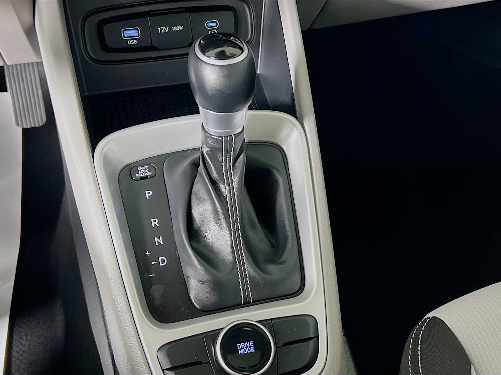 2023 Hyundai Venue SEL - Photo 16