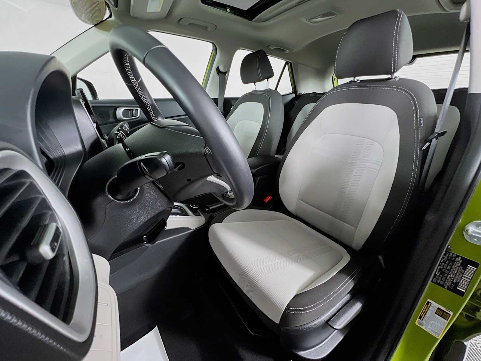 2023 Hyundai Venue SEL - Photo 20