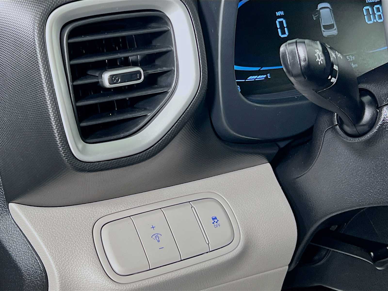 2023 Hyundai Venue SEL - Photo 10