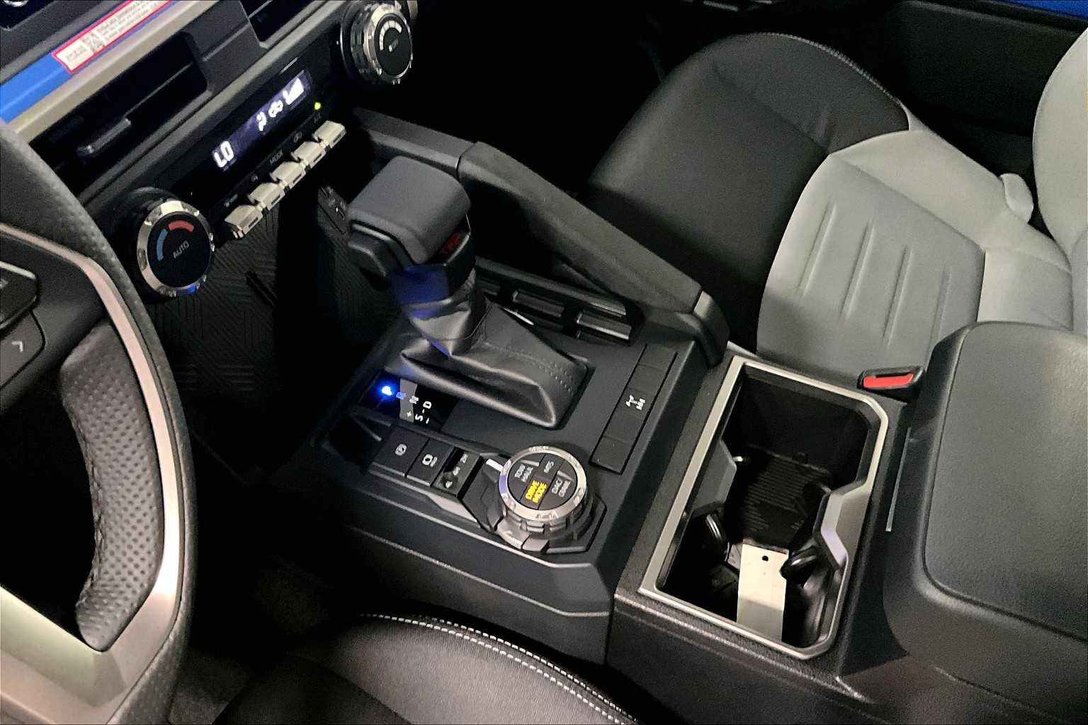 2025 Toyota Tacoma TRD Off Road - Photo 14