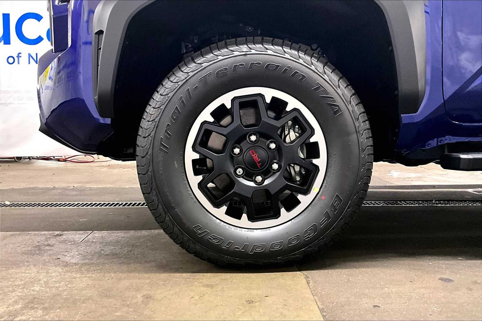 2025 Toyota Tacoma TRD Off Road - Photo 8