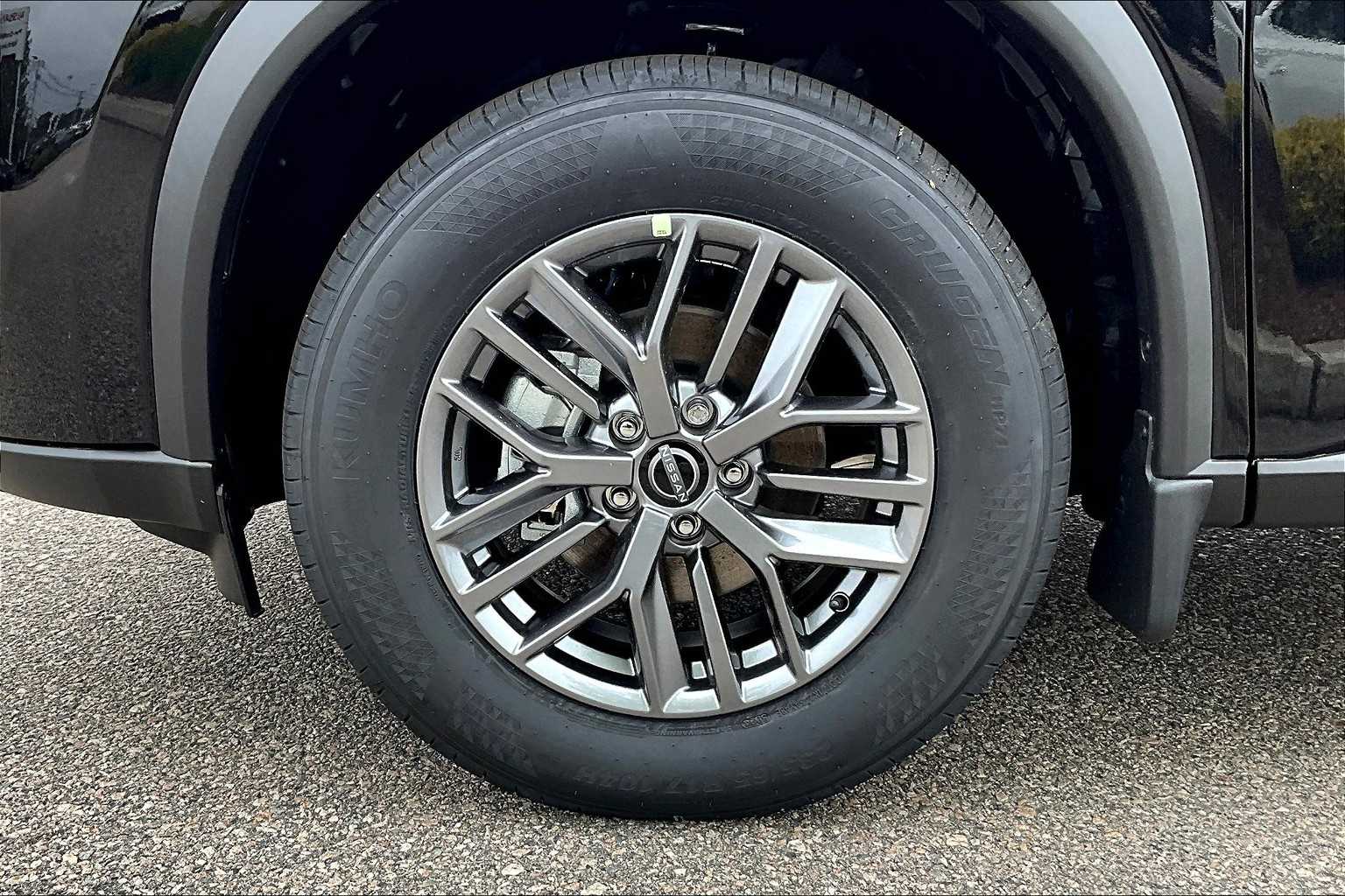 2025 Nissan Rogue S - Photo 8