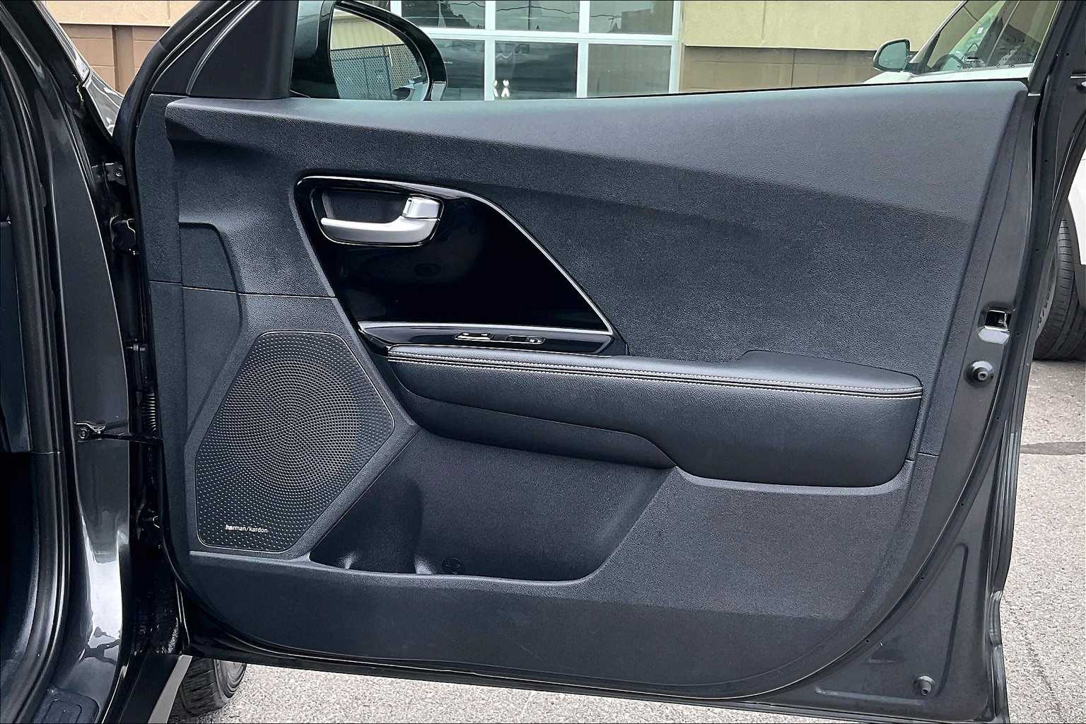 2022 Kia Niro EV EX - Photo 12