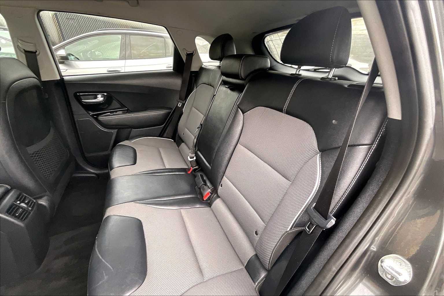 2022 Kia Niro EV EX - Photo 15