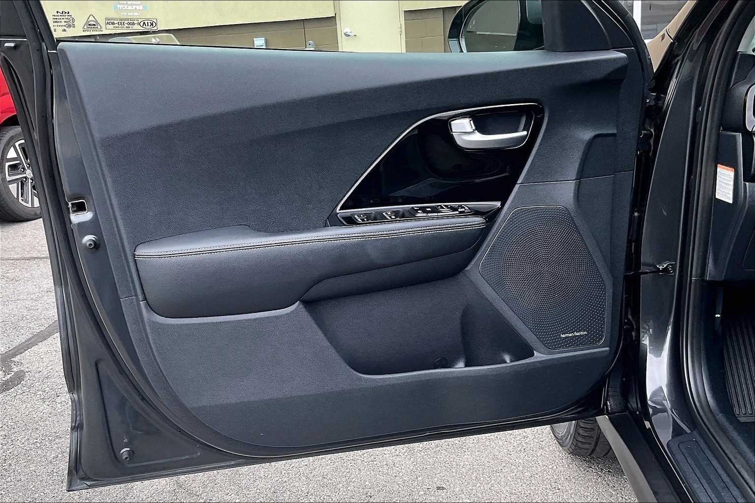 2022 Kia Niro EV EX - Photo 9