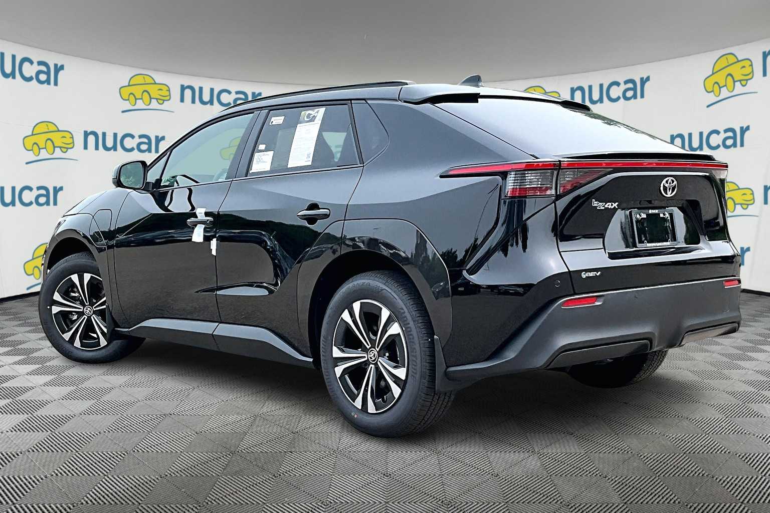 2025 Toyota bZ4X XLE - Photo 5