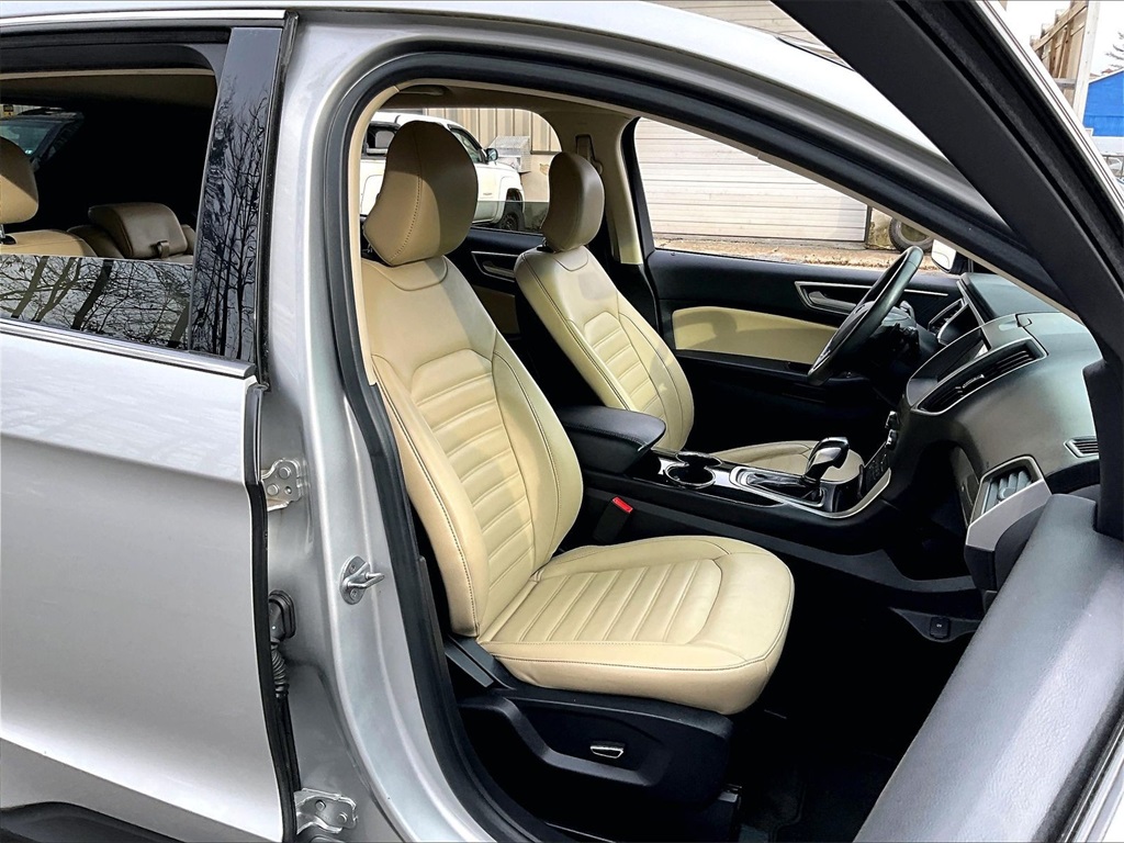 2017 Ford Edge SEL - Photo 11