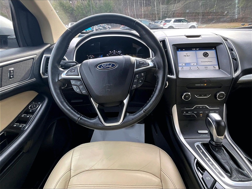 2017 Ford Edge SEL - Photo 17
