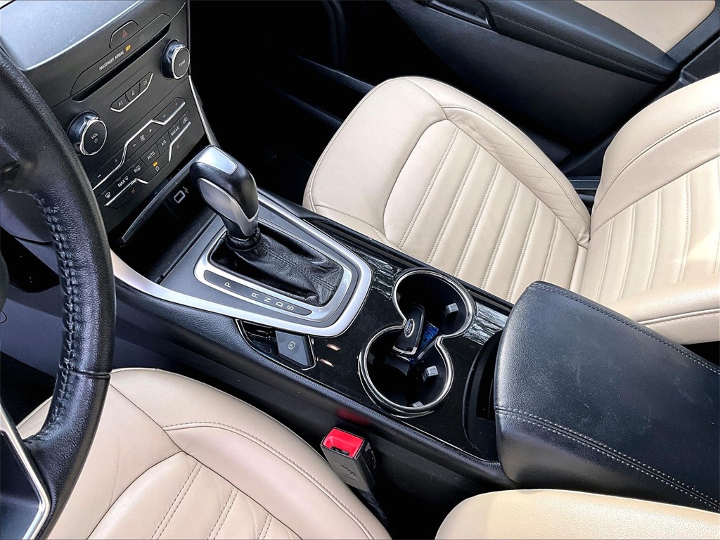 2017 Ford Edge SEL - Photo 20