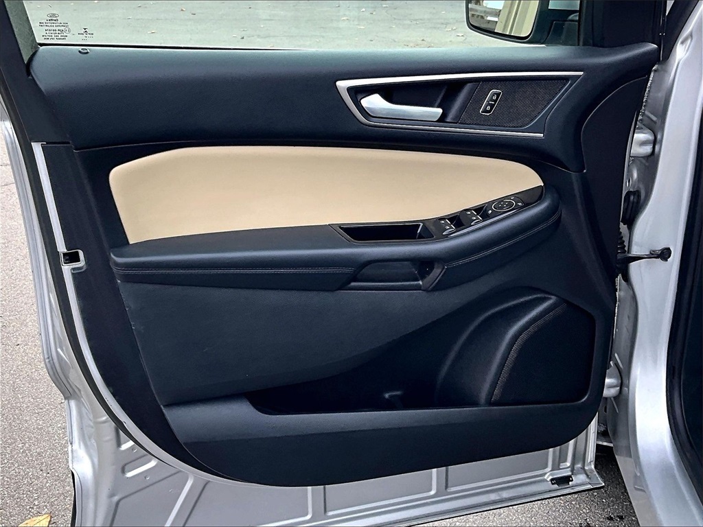 2017 Ford Edge SEL - Photo 9