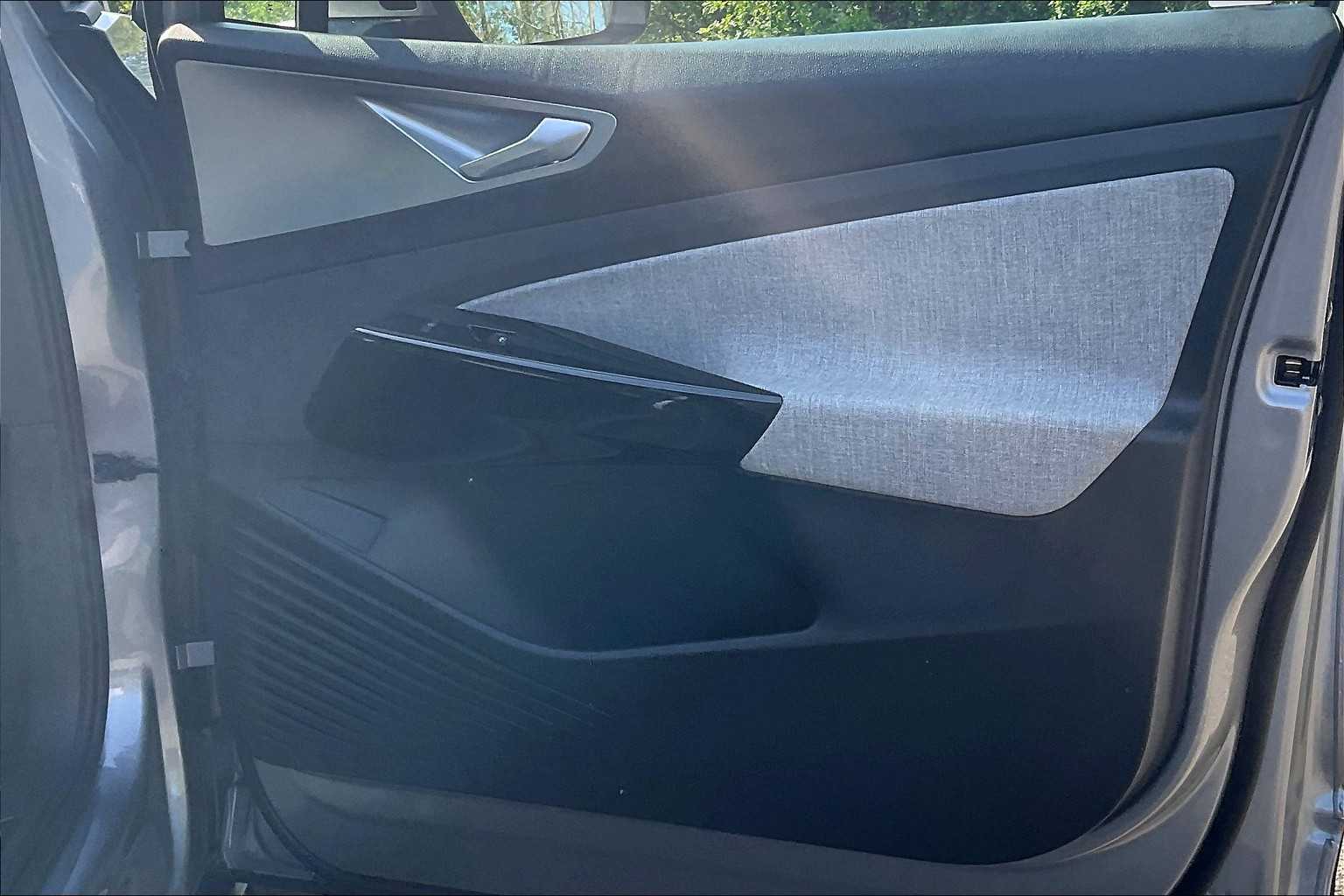 2023 Volkswagen ID.4 Pro - Photo 12