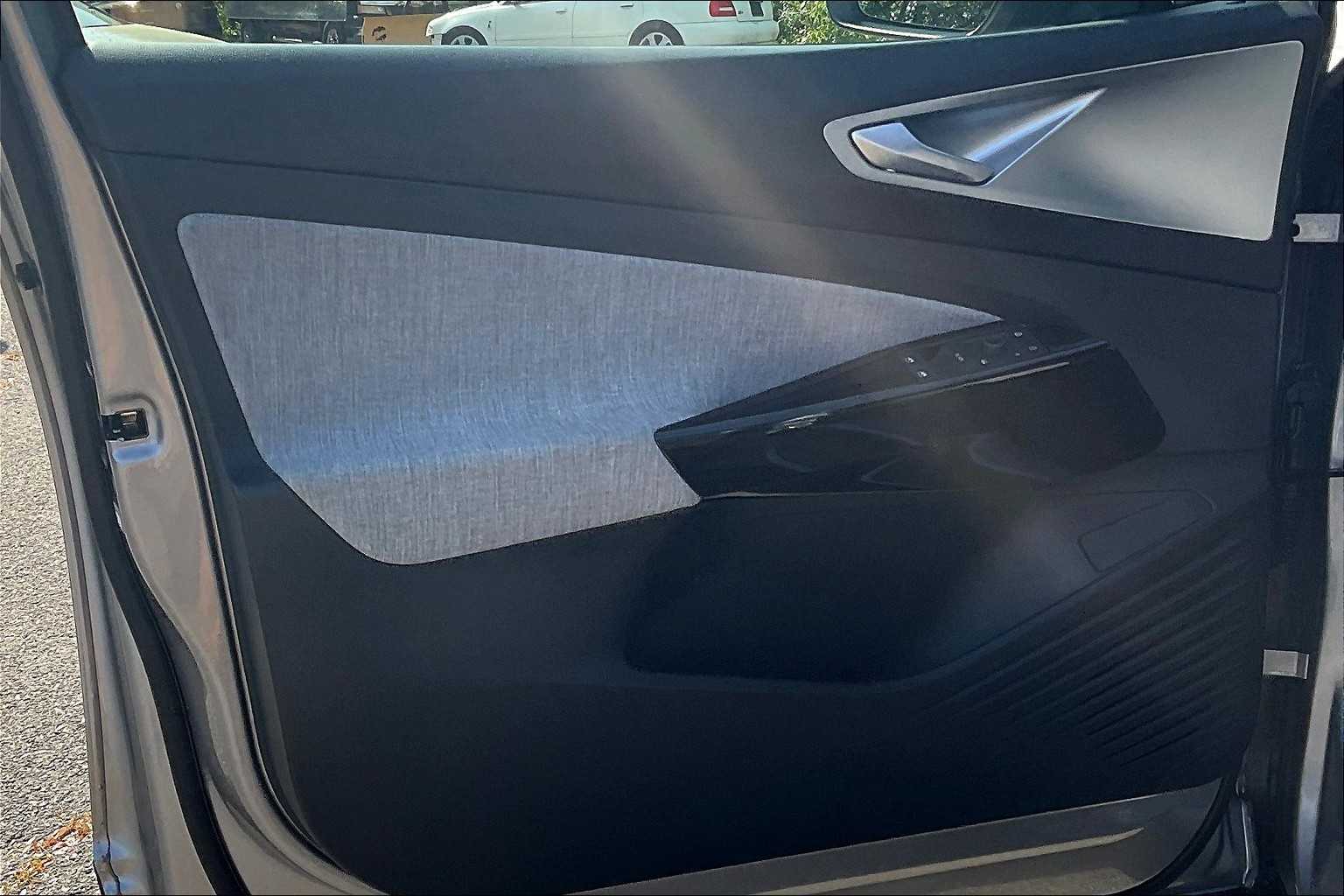 2023 Volkswagen ID.4 Pro - Photo 9