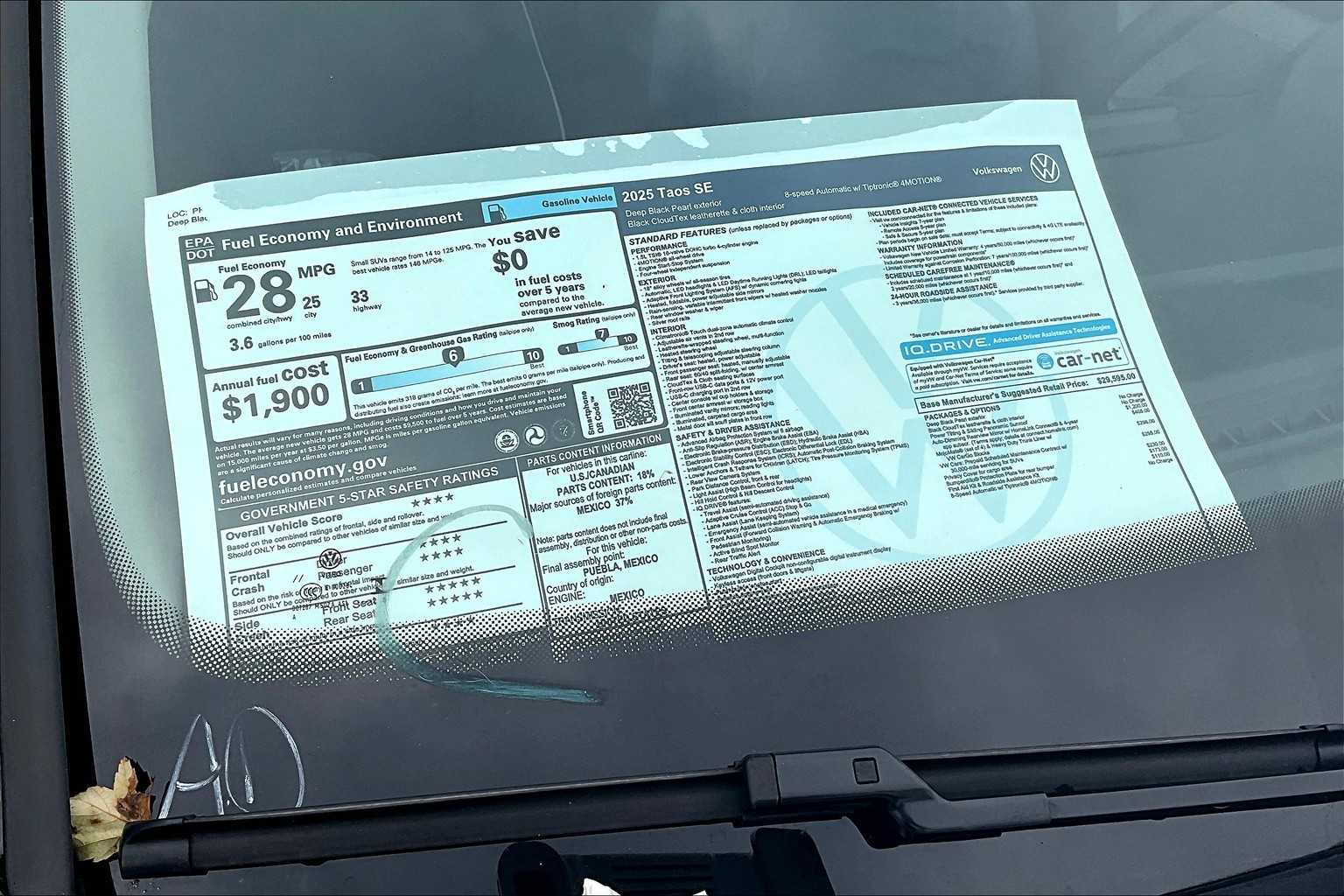 2025 Volkswagen Taos SE - Photo 17