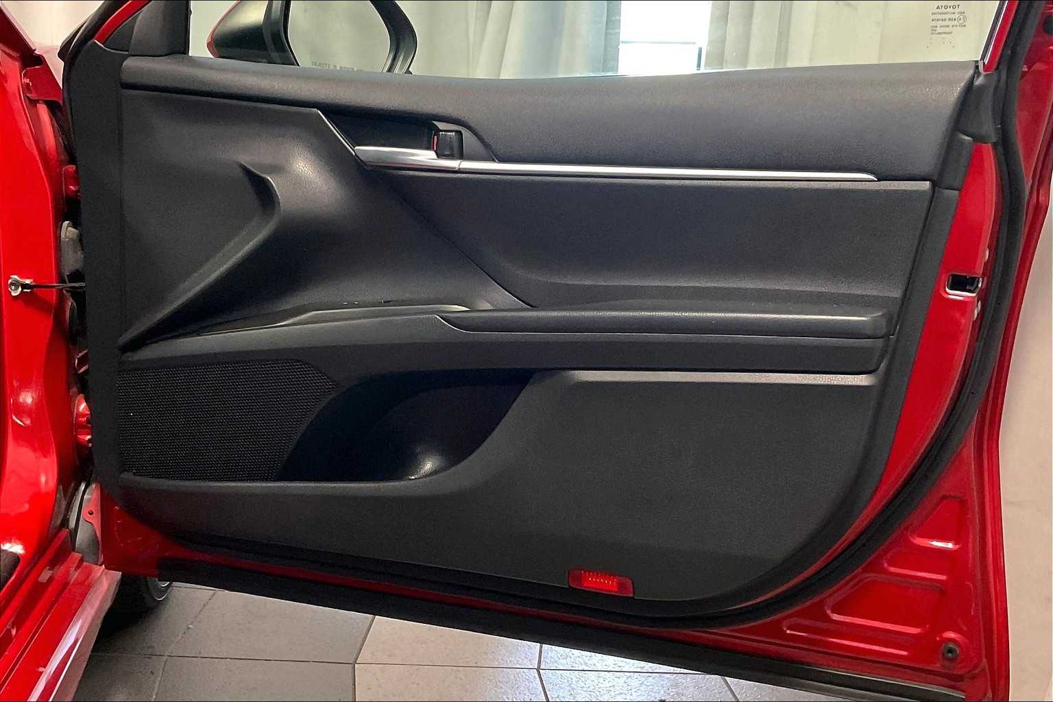 2021 Toyota Camry SE - Photo 12