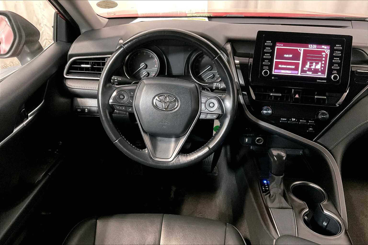 2021 Toyota Camry SE - Photo 17