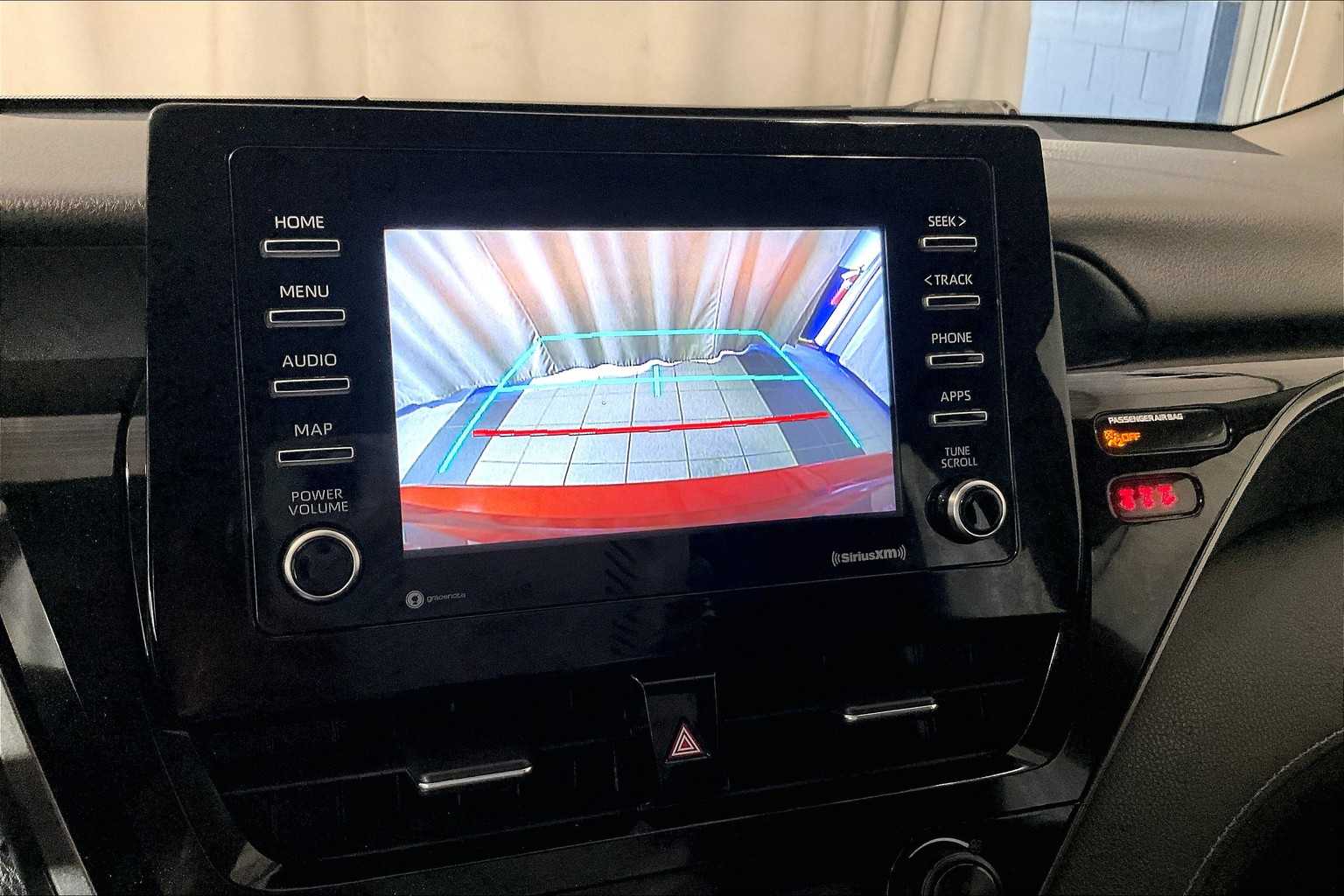 2021 Toyota Camry SE - Photo 19